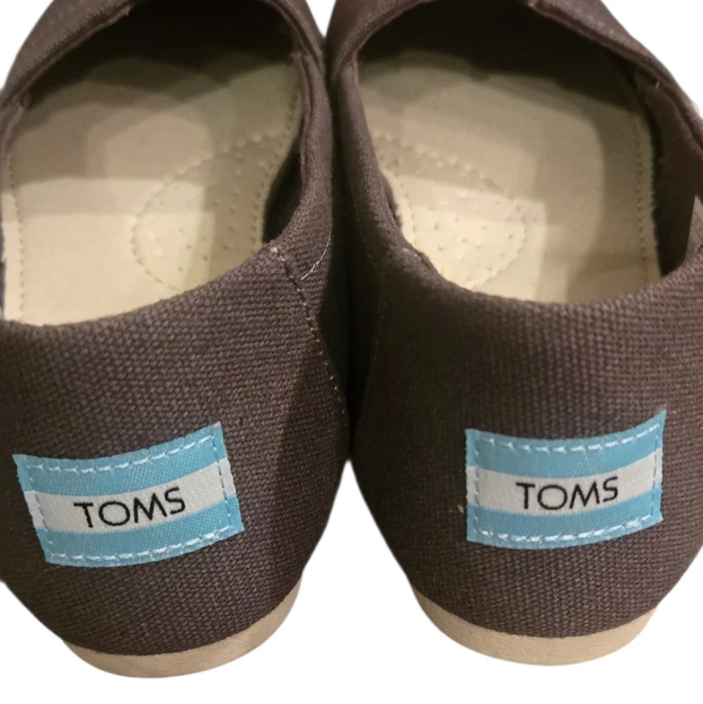 NWOT TOMS Brown Shoes Womens Sz 5